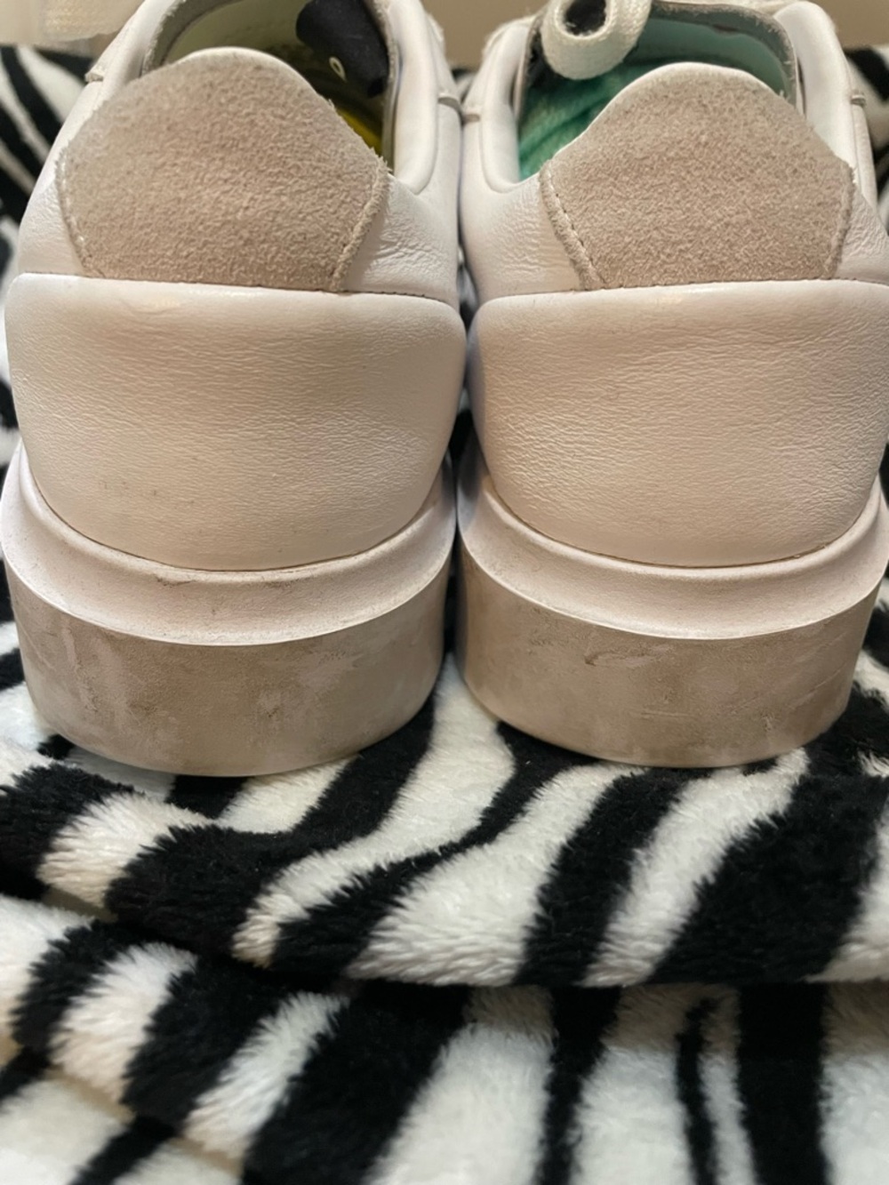 Adidas Sleek White Leather Sneakers with Gold Metal Lace Tips - Picture 7 of 9